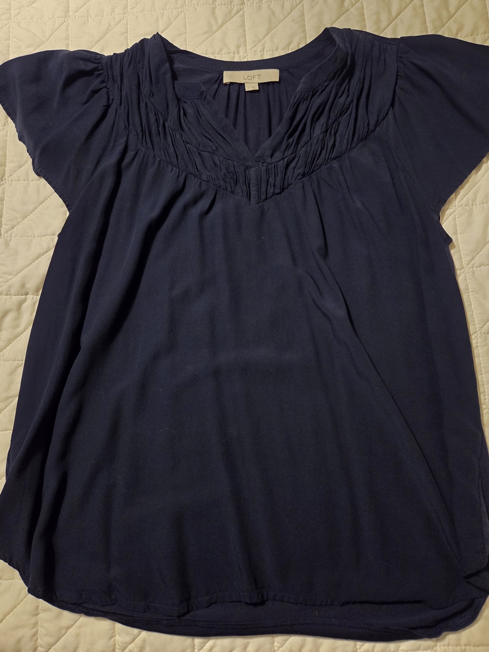 LOFT Navy Pleated V-Neck Flutter Sleeve Blouse Size Medium